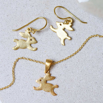 MB153PG_Gold Plated Sterling Silver Bouncing Bunny Necklace_1 new