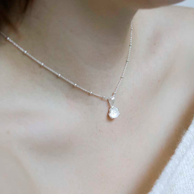 MB054P_Sterling Silver Blossom Pendant Necklace_model new