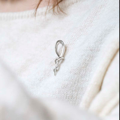 MC178_Sterling Silver Loop Brooch_Model new