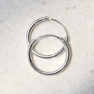 ME445_Sterling Silver 18mm Hoop Earrings_3