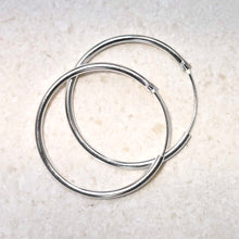 ME447_Sterling Silver 25mm Hoop Earrings_2