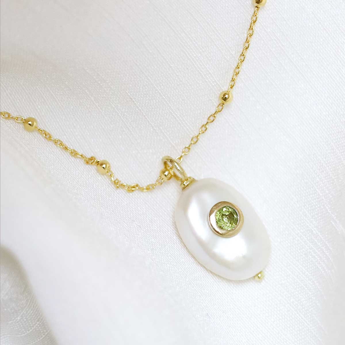 Sterling Silver Gold Plated Pearl and Peridot Stone Set Gem Necklace