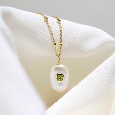 MM03_Sterling Silver Gold Plated Pearl and Peridot Stone Set Gem Necklace_Satellite 1