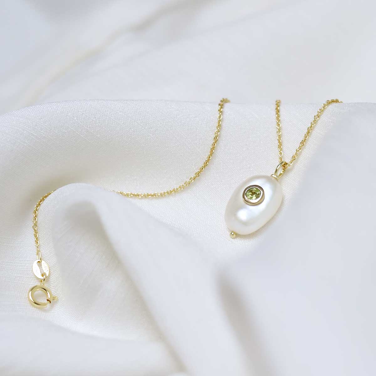 Sterling Silver Gold Plated Pearl and Peridot Stone Set Gem Necklace