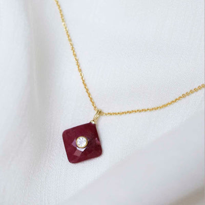 MM13_Sterling Silver Gold Plated Ruby and Blue Topaz Stone Set Gem Necklace_Trace 1