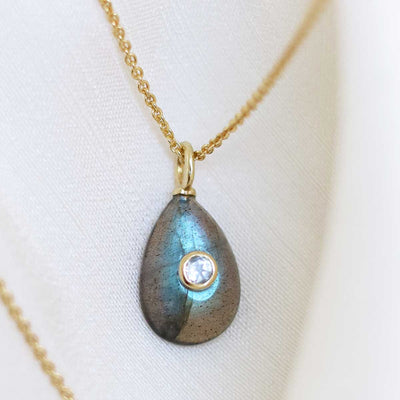 MM15_Sterling Silver Gold Plated Small Teardrop Labradorite and Blue Topaz Stone Set Gem Necklace_trace_1