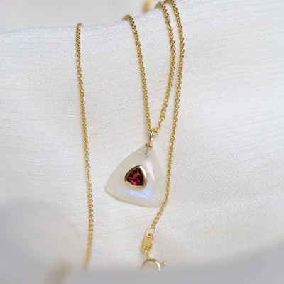 MM22_Sterling Silver Gold Plated Moonstone and Garnet Stone Set Gem Necklace_trace 1