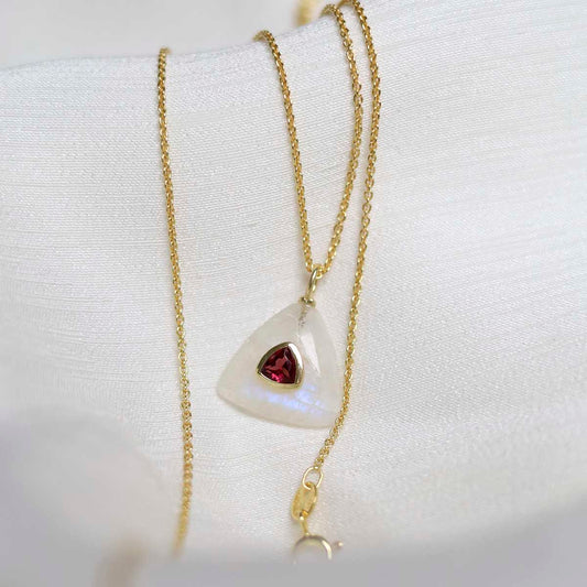 MM22_Sterling Silver Gold Plated Moonstone and Garnet Stone Set Gem Necklace_trace 1