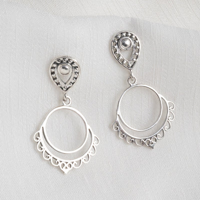 ML704 Sterling Silver Moroccan Dangly Teardrop Studs 2
