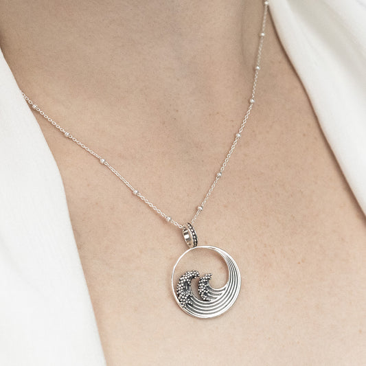 ML715P Sterling Silver Great Wave Necklace model shot