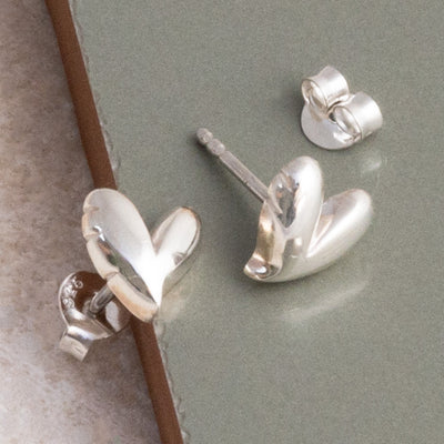 ML722 Sterling Silver Love Heart Studs 1