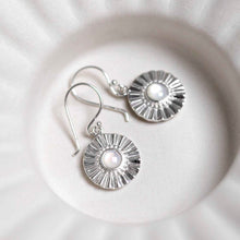 ML700m_Sterling Silver Mother Of Pearl Sun Disc Dangly Earrings_1