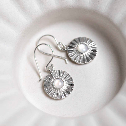 ML700m_Sterling Silver Mother Of Pearl Sun Disc Dangly Earrings_1