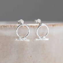MK834_Sterling Silver Circle Knot Studs_1
