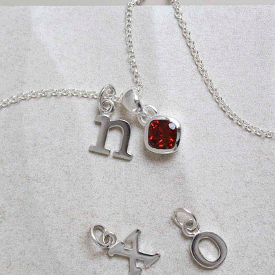 MW01_Sterling Silver Garnet Birthstone Necklace (January)_add on_1-2