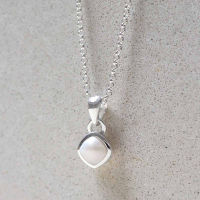 MW06_Sterling Silver Pearl Birthstone Necklace (June)_belcher_2