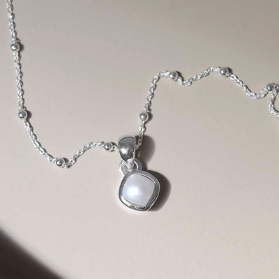 MW06_Sterling Silver Pearl Birthstone Necklace (June)_satellite_2