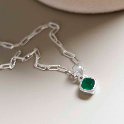 MW05FPN_Sterling Silver Emerald Birthstone Fine Paperclip Necklace_3