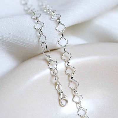 MV1346N_Sterling Silver Shimmer Clover Necklace_2