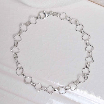 MV1346B_Sterling Silver Shimmer Clover Bracelet_4
