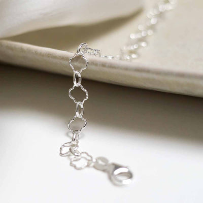 MV1346B_Sterling Silver Shimmer Clover Bracelet_2
