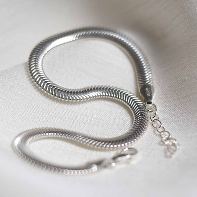 MV1352_Sterling Silver Herringbone Bracelet_5