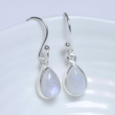 MJ750A_Sterling Silver Dangly Moonstone Teardrop Earring_1