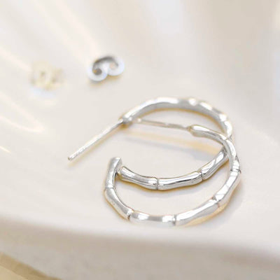 ME496_Sterling Silver Bamboo Hoop Stud Earrings_3