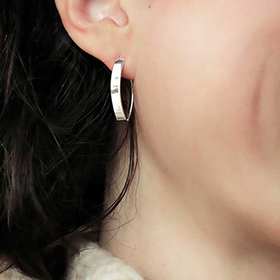 MD252_STERLING SILVER URBAN SHIELD DROP EARRINGS_1