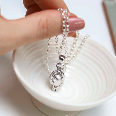 MH654_Muonionsalusta Meteorite Spinning Orb Necklace_1