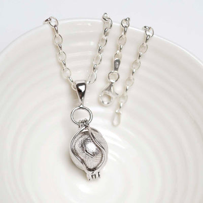 MH654_Muonionsalusta Meteorite Spinning Orb Necklace_4