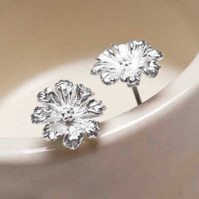 MD285E_Sterling Silver Cosmos Flower Studs_7