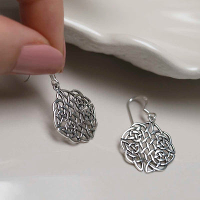MC239_Sterling Silver Celtic Dara Knot Dangly Earrings_5
