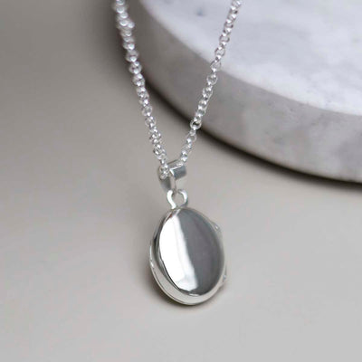 MC197_Sterling Silver Oval Locket Necklace_3 new