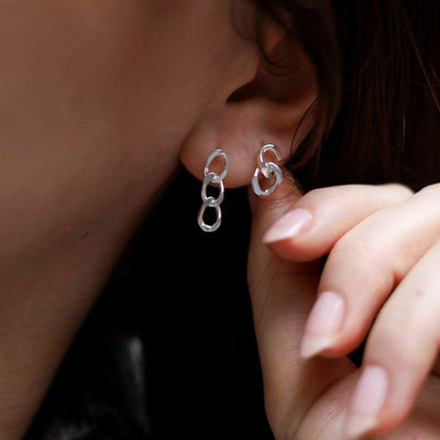 MG004L_MG004S_Sterling Silver Curb Chain Earrings_model new