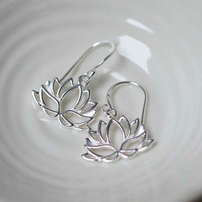 ME456_Sterling Silver Dangly Lotus Flower Earrings_1