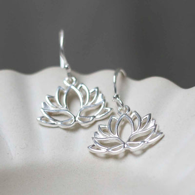 ME456_Sterling Silver Dangly Lotus Flower Earrings_5