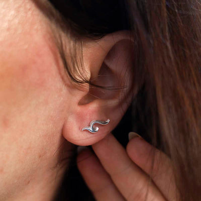 MD373_Sterling Silver Wave Studs_new 5