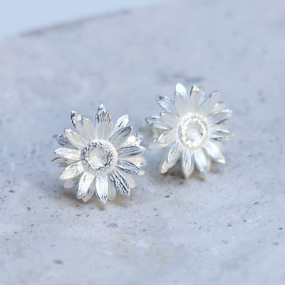 MB068ES_Sterling Silver Daisy Stud Earrings_new 1
