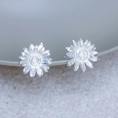 MB068ES_Sterling Silver Daisy Stud Earrings_new 3