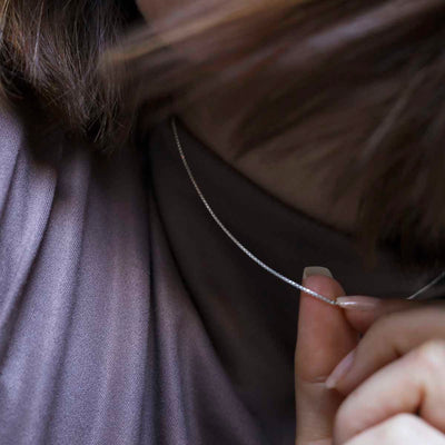 RBC_Sterling Silver Round Box Chain Necklace _model 2