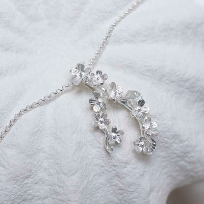 MB081P_Sterling Silver Forget Me Not Cluster Necklace_6