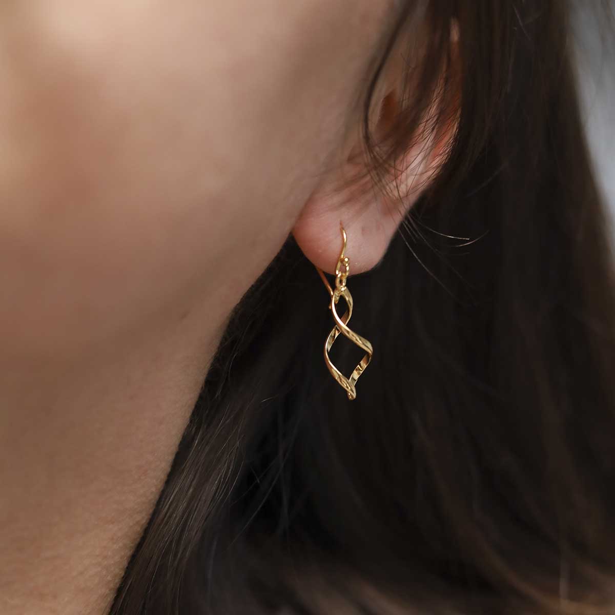 18k Gold Plated Dangly Simple Twist Earrings