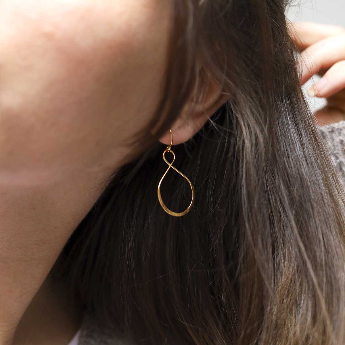 18k Gold Plated Wire Teardrop Dangly Earrings