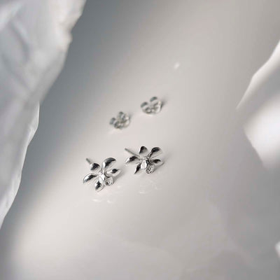 MD261_Sterling Silver Daffodil Stud Earrings_4