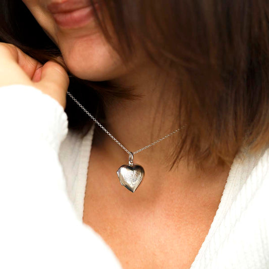 MR1101M_Sterling Silver Medium Tree Heart Locket_model 2