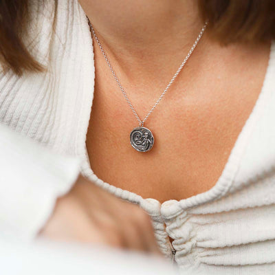 MZA039_Sterling Silver Siren Necklace_model 2