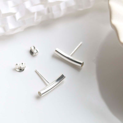 MD259_Sterling Silver Bar Stud Earrings_1 new