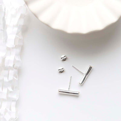 MD259_Sterling Silver Bar Stud Earrings_3 new