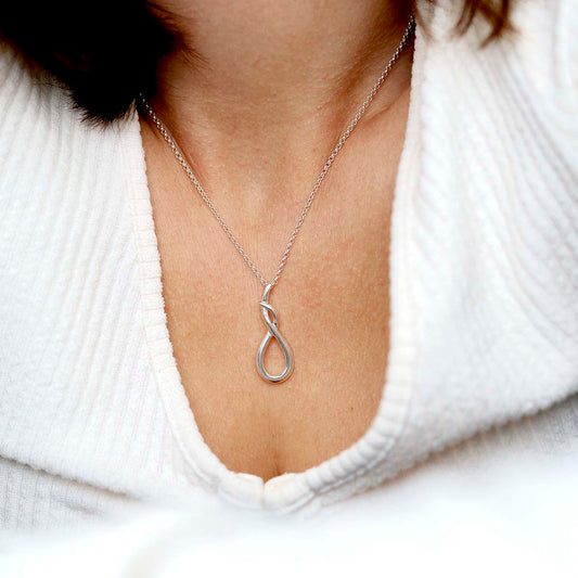 MD314P_Sterling Silver Designer Loop Necklace_ model 1
